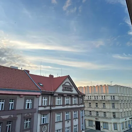 Moderni V Centru Hradce Kralove Apartment