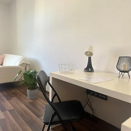 Moderni V Centru Hradce Kralove Appartement