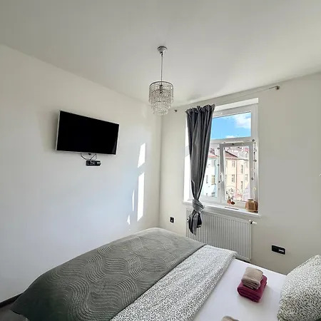 Moderni V Centru Hradce Kralove Apartament